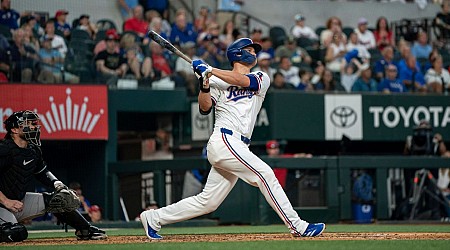 Rangers' Corey Seager exits early vs. Tigers due to hamstring