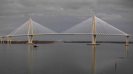 Ship causes Ravenel Bridge in Charleston to close