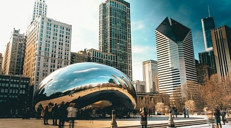 Hay grandes ciudades que han perdido residentes por el teletrabajo. Chicago busca ahora recuperar vida en su centro