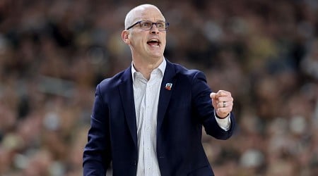 Report: Dan Hurley Received 'Strong' UConn Contract Offer amid Lakers HC Rumors