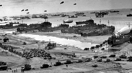 25 Amazing, Rarely-Seen Photographs of D-Day