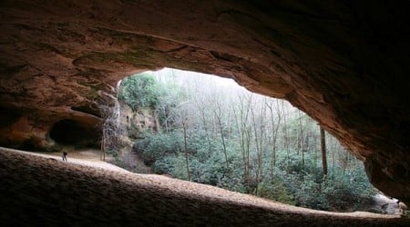 Sand Cave in Ewing, Virginia