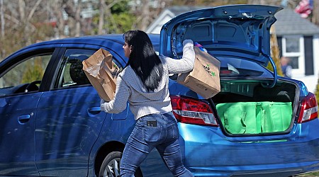 Scammers are using delivery apps like Instacart to swindle customers and delivery workers out of money