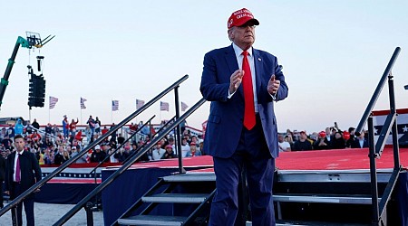 Trump leads his supporters in vulgar chants at Jersey Shore rally