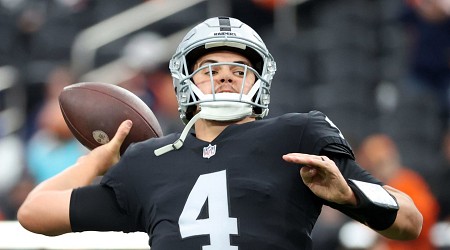 Raiders' Aidan O'Connell: 'It Felt Disrespectful' to Wear Derek Carr's No. 4 Jersey