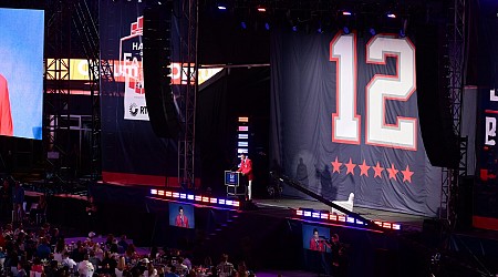 Patriots retire Tom Brady's No. 12