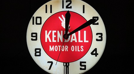 Kendall Motor Oil Clock at No Reserve