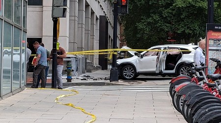 Woman dead after car theft, crash in Northwest DC