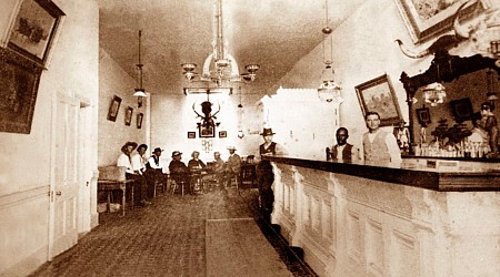 Photos Reveal What Life was Like in Saloon Bars of The Wild West