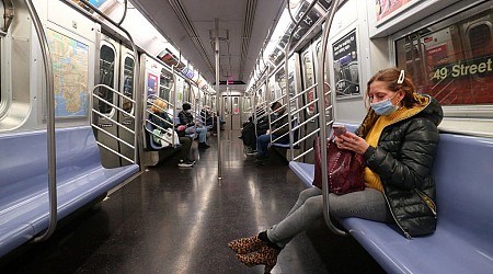 New York Governor Considers Banning Face Masks on Subways
