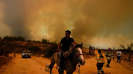 Chile arrests firefighter for allegedly starting deadly blaze in February