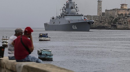 US submarine pulls into Guantanamo Bay a day after Russian warships arrive in Cuba