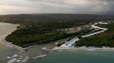 Anti-Haitian Wall: Dominican President's Reelection Trump Card