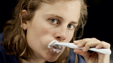 Marika Hackman – “The Girl Who Fell To Earth” (Gaz Coombes Cover)