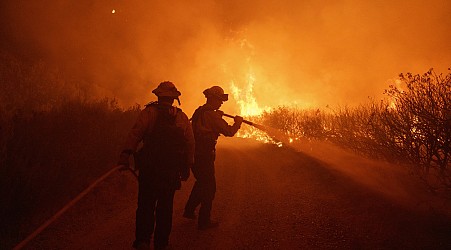 Historic but vacant California landmark Hotel Marysville gutted by fire that burned all night