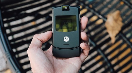 El Motorola Razr V3 de hace 20 años es uno de los teléfonos clásicos más deseados: hay muchos en venta incluso con garantía