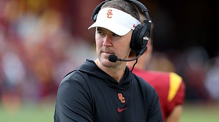 USC football must block out the noise, focus on what it can control