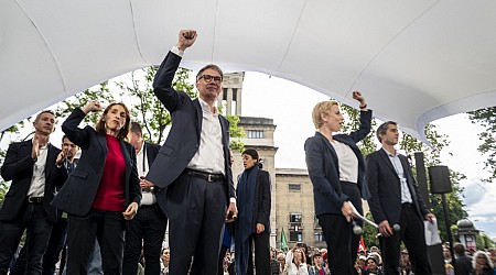 Meeting du Nouveau Front populaire à Montreuil, Dieudonné et Francis Lalanne candidats, manif anti-Netanyahou : les 3 infos de la nuit