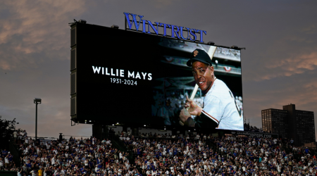 MLB to honor Willie Mays with moment of silence before Wednesday's games, while Giants add jersey patch