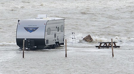 2 new storms forming near Florida, Mexico in wake of Alberto