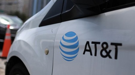 AT&T can’t hang up on landline phone customers, California agency rules