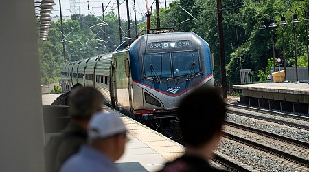 Amtrak service suspended between Philadelphia, Connecticut