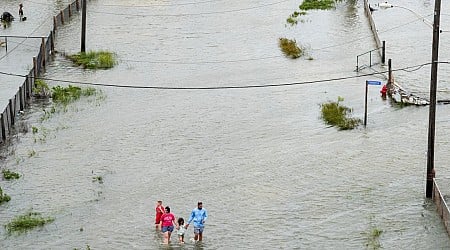 Texas and Mexico Hit by Tropical Storm Alberto as Three Deaths Are Reported