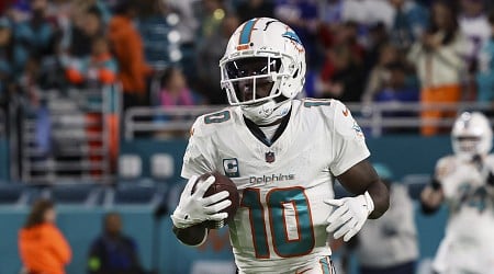 Dolphins' Tyreek Hill Jokes Wes Welker Was Overrated as NFL WR in Response to Meme