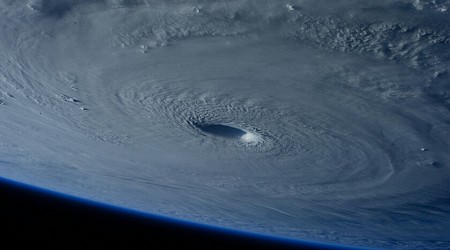 ¿Cuál es la diferencia entre ciclón tropical, tormenta tropical y huracán?