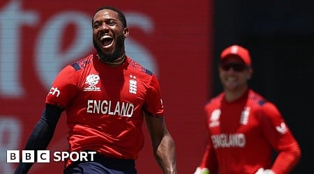 England thrash USA to secure semi-final place