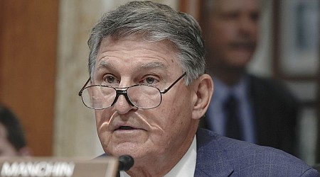 Manchin pours cold water on gubernatorial bid speculation with fundraiser appearance