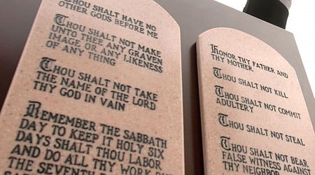 ACLU files lawsuit against Louisiana's Ten Commandments law