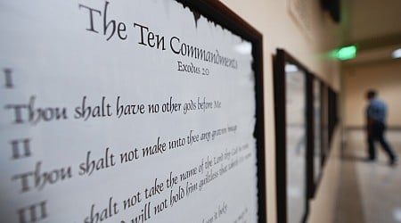 Lawsuit challenges Louisiana's new Ten Commandments law