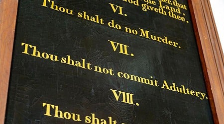 Lawsuit challenges Louisiana law requiring classrooms to display Ten Commandments