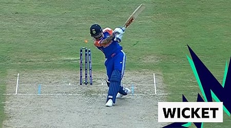 Topley takes early wicket of Kohli