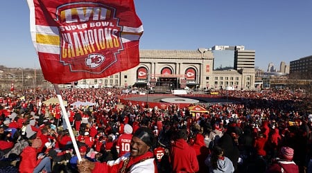 Missouri Governor Plans to Be Aggressive to Keep Kansas City Chiefs From Moving