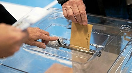 Législatives 2024 : les électeurs français ont commencé à voter pour ce scrutin historique