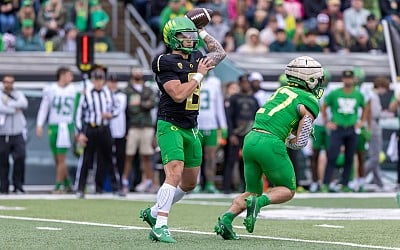 Oregon’s transfer quarterback picked as overwhelming favorite for Big Ten preseason Offensive Player of the Year