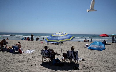 See which 42 Mass. beaches are closed this weekend