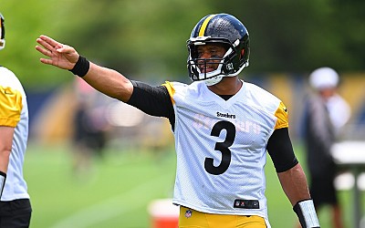 Mike Tomlin calls Russell Wilson "day to day" with calf injury