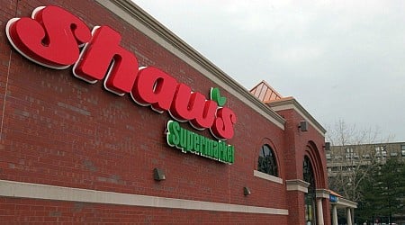 Knife-wielding man arrested for chasing children through Shaw's parking lot in Maine