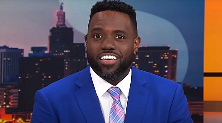 See a Minnesota morning anchor come out as gay on live TV: ‘I'm so nervous right now'