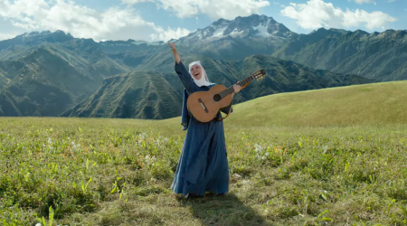 The hills are alive with the sound of the Paddington In Peru trailer