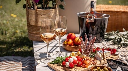 5 Ultimate Summer Wine Pairings According To A Miami Sommelier