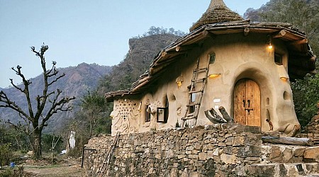 Siblings abandon modern construction methods to build hand-sculpted mud house in mountains: 'If birds and ants can make their homes, why can't we?'