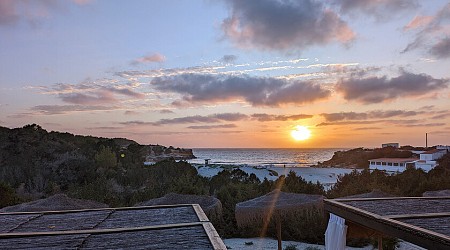 Sol Post, el inclasificable restaurante desde el que se disfruta de la mejor puesta de sol de Formentera