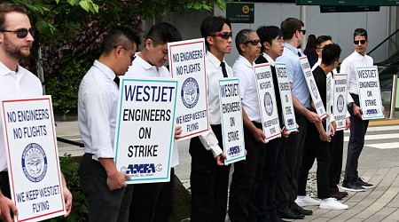 WestJet cancels hundreds of flights after aircraft mechanics strike