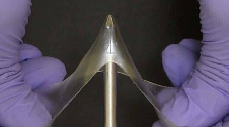 New "glassy gel" materials are strangely strong, stretchy and sticky