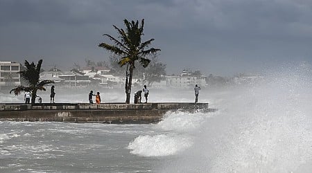 Category 5 Hurricane Beryl kills 5, hurtles towards Jamaica