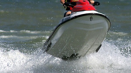Lake Winnipesaukee rescue: Mass. teen jumps from jet ski onto runaway boat